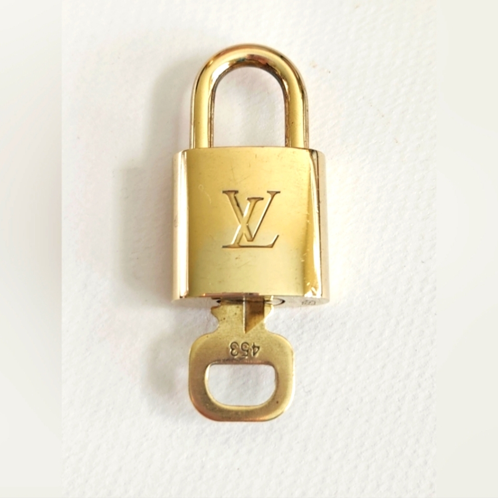 Rare #453 Louis Vuitton Gold Lock and Key Set